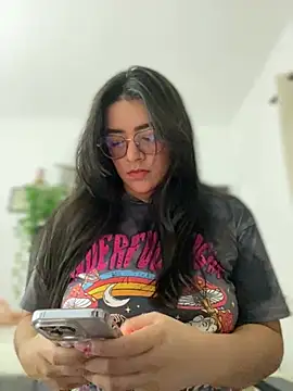 Snapshot of Lia_flowers chatting on 02-21-25, 11:43 Lia flowers online show from 02-21-25, 11:43