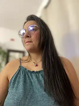 Snapshot of Lia_flowers chatting on 02-24-25, 11:09 Lia flowers online show from 02-24-25, 11:09