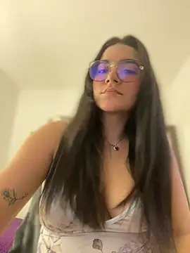 Snapshot of Lia_flowers chatting on 03-05-25, 11:05 Lia flowers online show from 03-05-25, 11:05