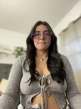 Snapshot of Lia_flowers chatting on 03-08-25, 11:07 Lia flowers online show from 03-08-25, 11:07