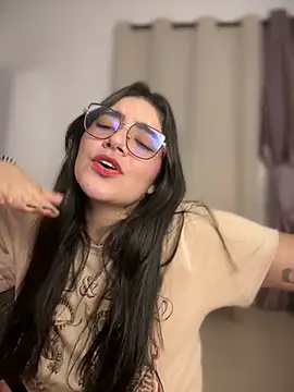 Snapshot of Lia_flowers chatting on 03-15-25, 05:19 Lia flowers online show from 03-15-25, 05:19