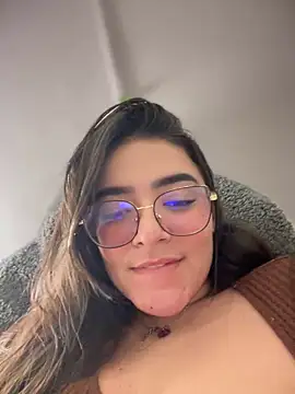 Snapshot of Lia_flowers chatting on 03-22-25, 01:11 Lia flowers online show from 03-22-25, 01:11