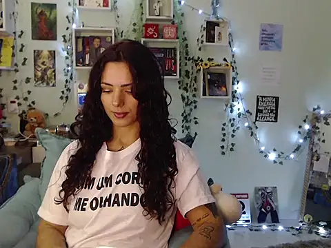 Snapshot of BeellyDance chatting on 09-16-25, 06:20 BeellyDance online show from 09-16-25, 06:20