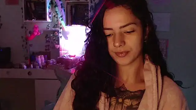 Snapshot of BeellyDance chatting on 05-08-26, 12:10 BeellyDance online show from 05-08-26, 12:10
