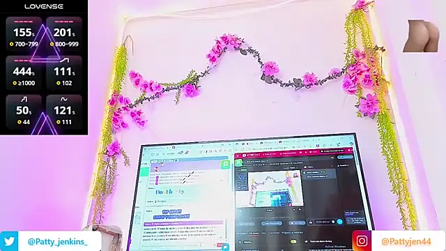 Patty jenkinss  online show from 11-21-25, 12:32