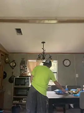 Snapshot of hottestcouplevaa chatting on 02-27-26, 01:00 hottestcouplevaa online show from 02-27-26, 01:00