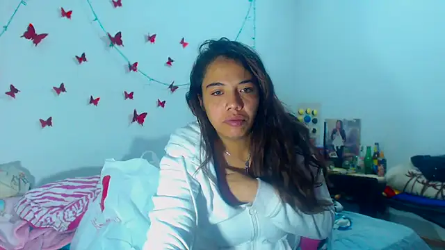 AmaraRoberts420 online show from 12-17-24, 10:43