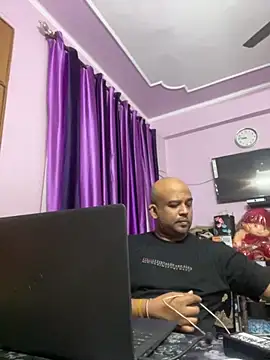 Dick 6inches online show from 10-27-25, 03:16