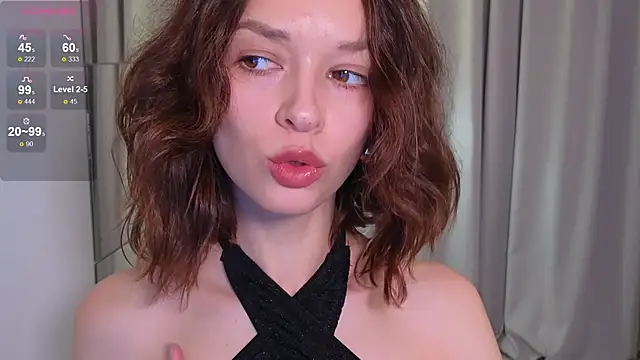 VivianLy  online show from 01-23-25, 08:04