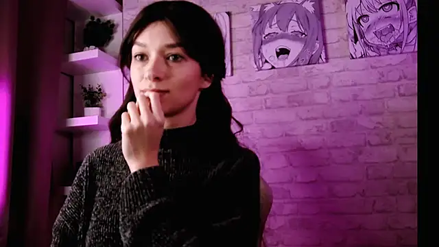 VivianLy  online show from 11-24-25, 10:37