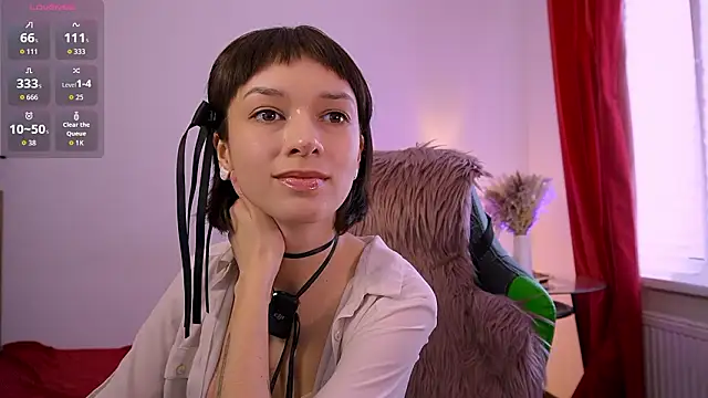 VivianLy  online show from 03-09-26, 11:47