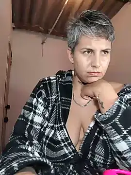 Snapshot of Yessi_rousse chatting on 05-14-26, 01:29 Yessi rousse online show from 05-14-26, 01:29