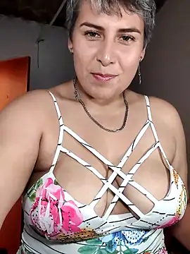 Snapshot of Yessi_rousse chatting on 06-09-26, 04:40 Yessi rousse online show from 06-09-26, 04:40