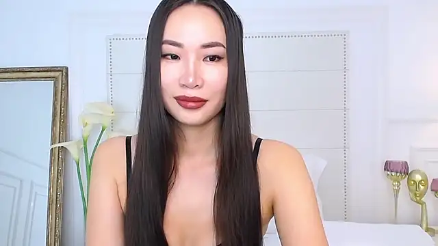 Snapshot of NaomiYuu chatting on 12-11-24, 01:58 NaomiYuu online show from 12-11-24, 01:58