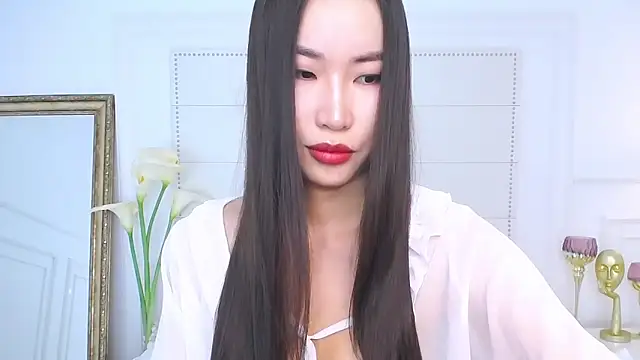 Snapshot of NaomiYuu chatting on 12-27-24, 02:04 NaomiYuu online show from 12-27-24, 02:04
