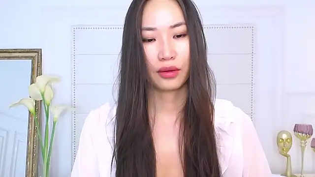Snapshot of NaomiYuu chatting on 01-20-25, 02:43 NaomiYuu online show from 01-20-25, 02:43