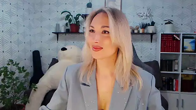 MillaXQueen online show from 03-25-26, 03:07