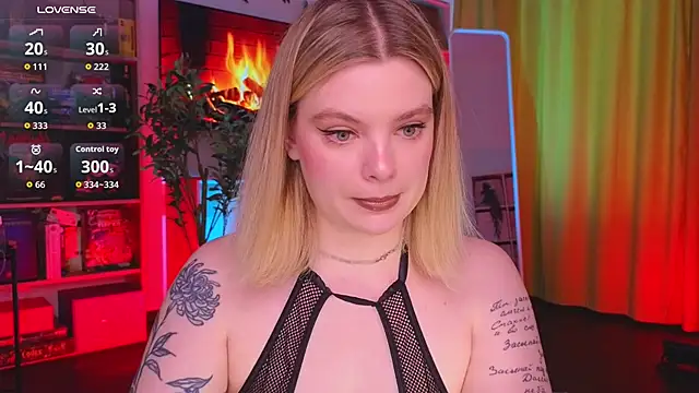 Snapshot of Hottie_Jane chatting on 05-23-26, 04:00 Hottie Jane online show from 05-23-26, 04:00