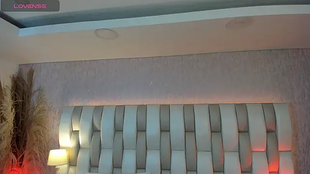 Rebeca jones online show from 02-19-26, 12:12