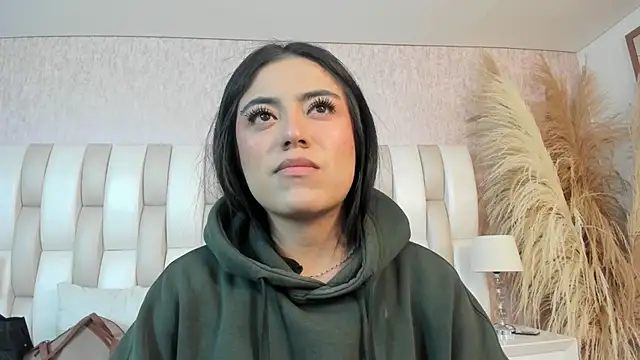 Rebeca jones online show from 04-09-26, 12:10