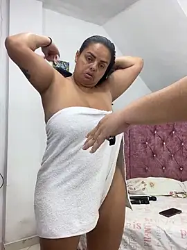 Snapshot of Rossestoner chatting on 10-22-25, 11:43 Rossestoner online show from 10-22-25, 11:43