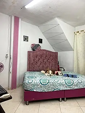 Snapshot of Rossestoner chatting on 02-08-26, 03:43 Rossestoner online show from 02-08-26, 03:43