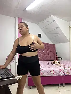 Snapshot of Rossestoner chatting on 02-10-26, 10:52 Rossestoner online show from 02-10-26, 10:52