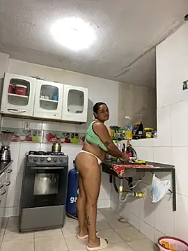 Snapshot of Rossestoner chatting on 03-06-26, 10:23 Rossestoner online show from 03-06-26, 10:23