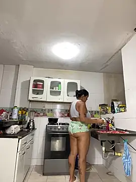 Snapshot of Rossestoner chatting on 03-11-26, 11:05 Rossestoner online show from 03-11-26, 11:05