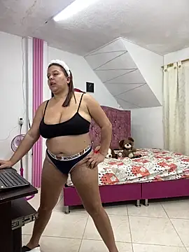 Snapshot of Rossestoner chatting on 04-07-26, 03:40 Rossestoner online show from 04-07-26, 03:40