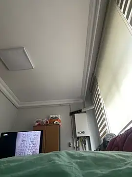 Snapshot of strange6696 chatting on 02-11-25, 12:58 strange6696 online show from 02-11-25, 12:58