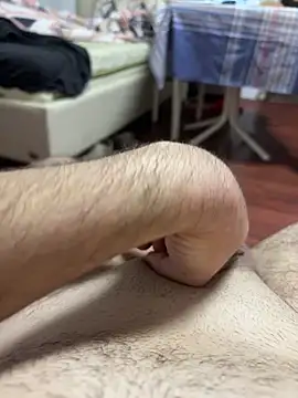 Snapshot of strange6696 chatting on 11-05-25, 01:33 strange6696 online show from 11-05-25, 01:33