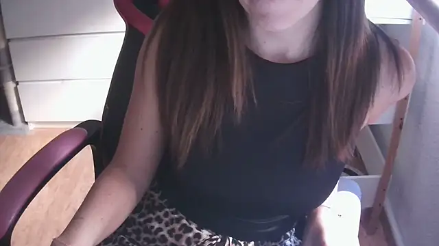 LunaGuerraxx online show from 11-07-25, 08:36