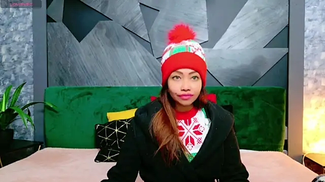 Snapshot of ElyaQuinn chatting on 12-22-24, 07:11 ElyaQuinn online show from 12-22-24, 07:11