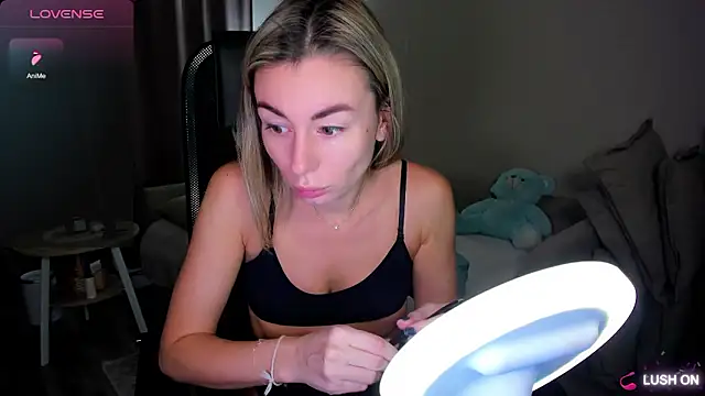 Snapshot of DannaEvan chatting on 01-14-26, 02:28 DannaEvan online show from 01-14-26, 02:28