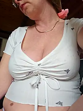 Snapshot of Pitufina_love chatting on 03-13-25, 12:46 Pitufina love online show from 03-13-25, 12:46