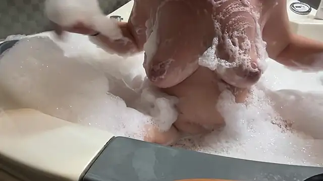 Snapshot of Pitufina_love chatting on 02-04-26, 07:42 Pitufina love online show from 02-04-26, 07:42