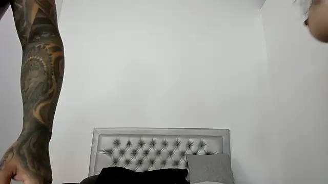 SEXXYLATINCOUPLE1 online show from 02-14-25, 02:44