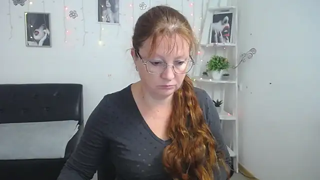 VanessaHotts online show from 09-15-25, 04:56