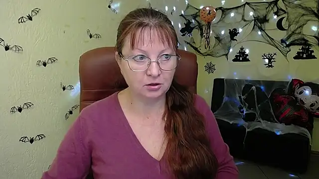 VanessaHotts online show from 10-29-25, 06:04