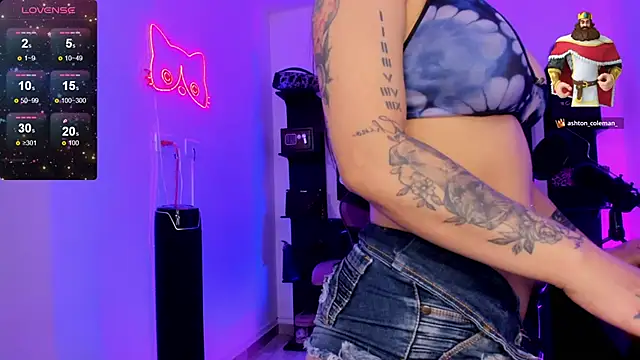 Snapshot of miss_kitty chatting on 05-10-26, 11:43 miss kitty online show from 05-10-26, 11:43