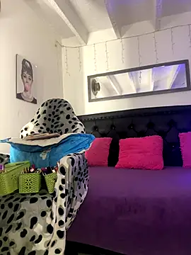 lonely shewolf online show from 12-04-25, 04:16