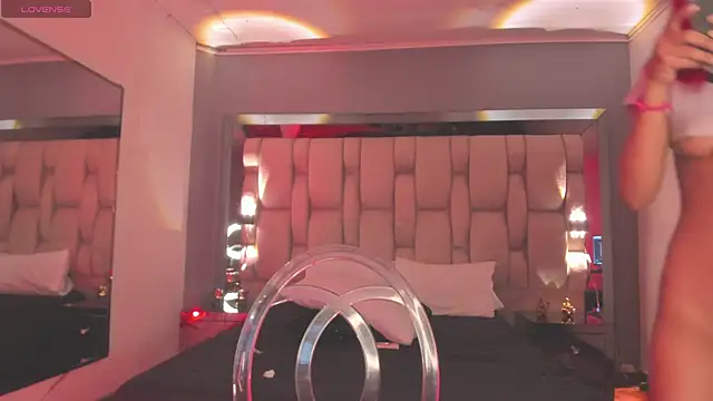 Emmily Savage online show from 02-07-25, 07:07