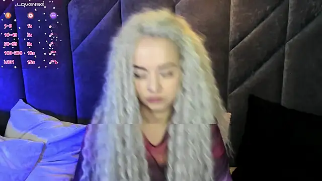 StephanieSweety online show from 03-19-25, 04:45