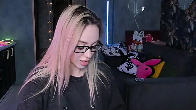 Blckmirrorr online show from 03-25-26, 12:11