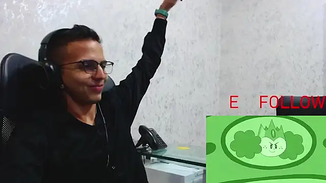 Snapshot of TylerLange chatting on 01-08-25, 01:00 TylerLange online show from 01-08-25, 01:00