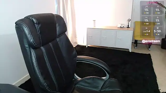 Crystal-dreamt online show from 04-07-26, 09:10