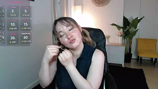 Crystal-dreamt online show from 05-31-26, 09:27
