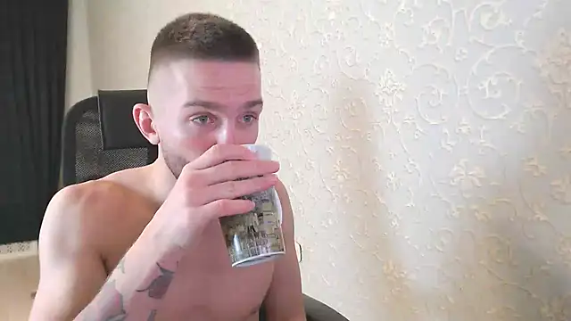 Snapshot of Marselle_Laker chatting on 01-10-25, 05:26 Marselle Laker online show from 01-10-25, 05:26