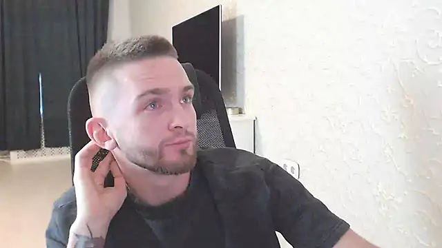 Snapshot of Marselle_Laker chatting on 01-10-25, 08:29 Marselle Laker online show from 01-10-25, 08:29